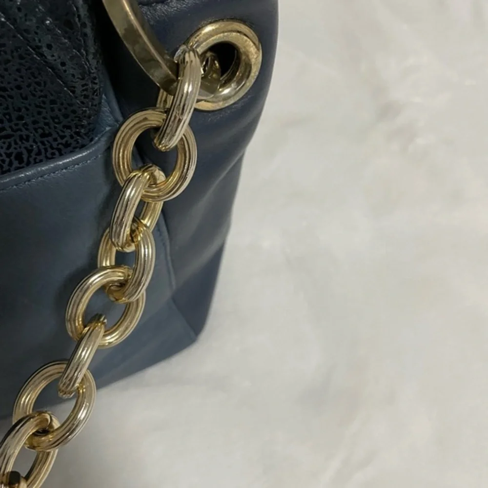 Kelly Wynne Pop the Champagne Shoulder Bag